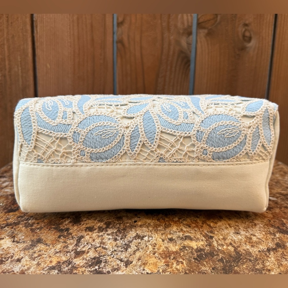 Revive Vintage Lace Cosmetic Bag - Picture 10 of 10